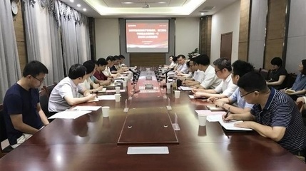 湖北省商務廳黨組成員楊青松一行調研漢口北國際貿易港