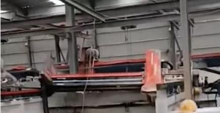 湖北一員工因老板克扣1000元工資,一氣之下 搗毀 整個工廠