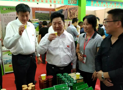 第21屆中國農產品加工業投資貿易洽談會開幕 中部六省綠色食品亮相天中