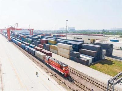 建功'一帶一路' 湖北工建中歐國際貨運列車首次通關開啟湖北貿易新篇章